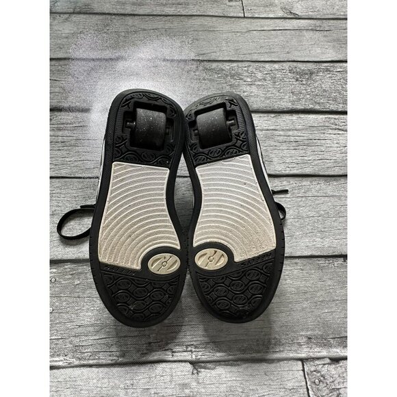 Heelys Size 2 - Picture 7 of 11
